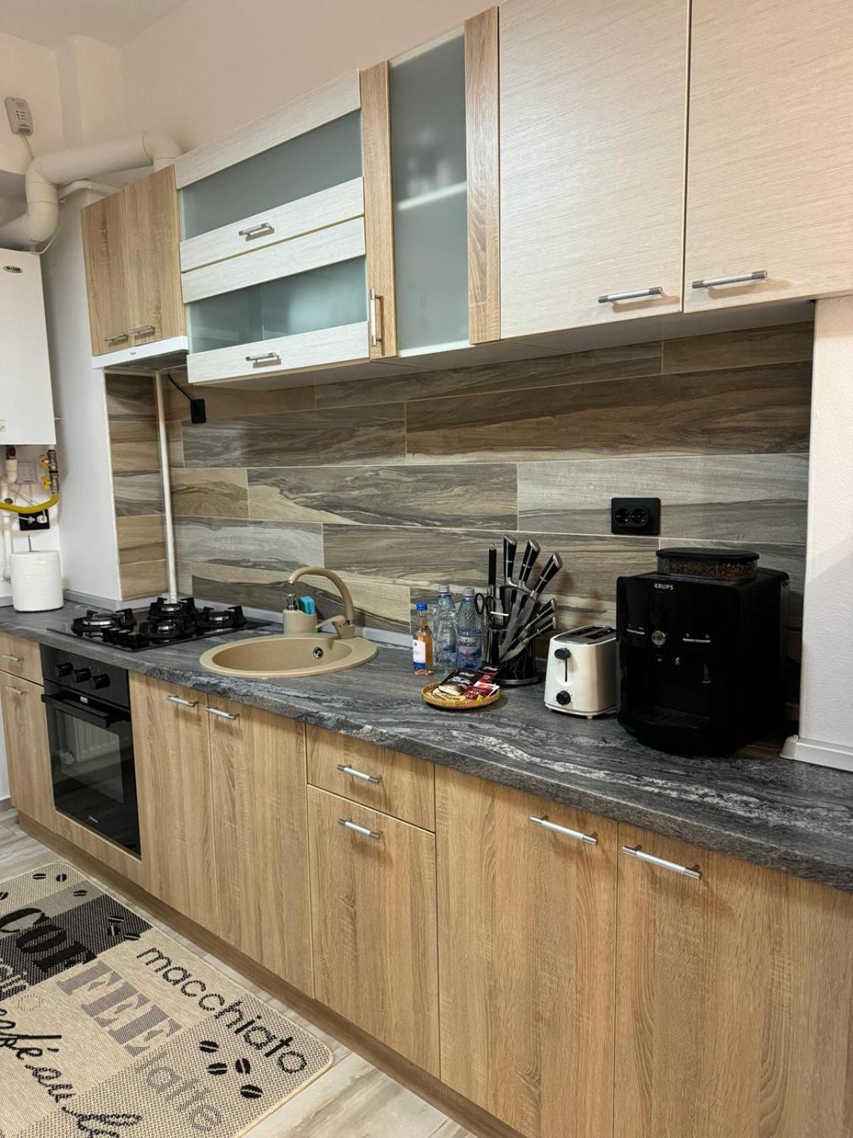 Luxury Young Residence Ιάσιο Εξωτερικό φωτογραφία