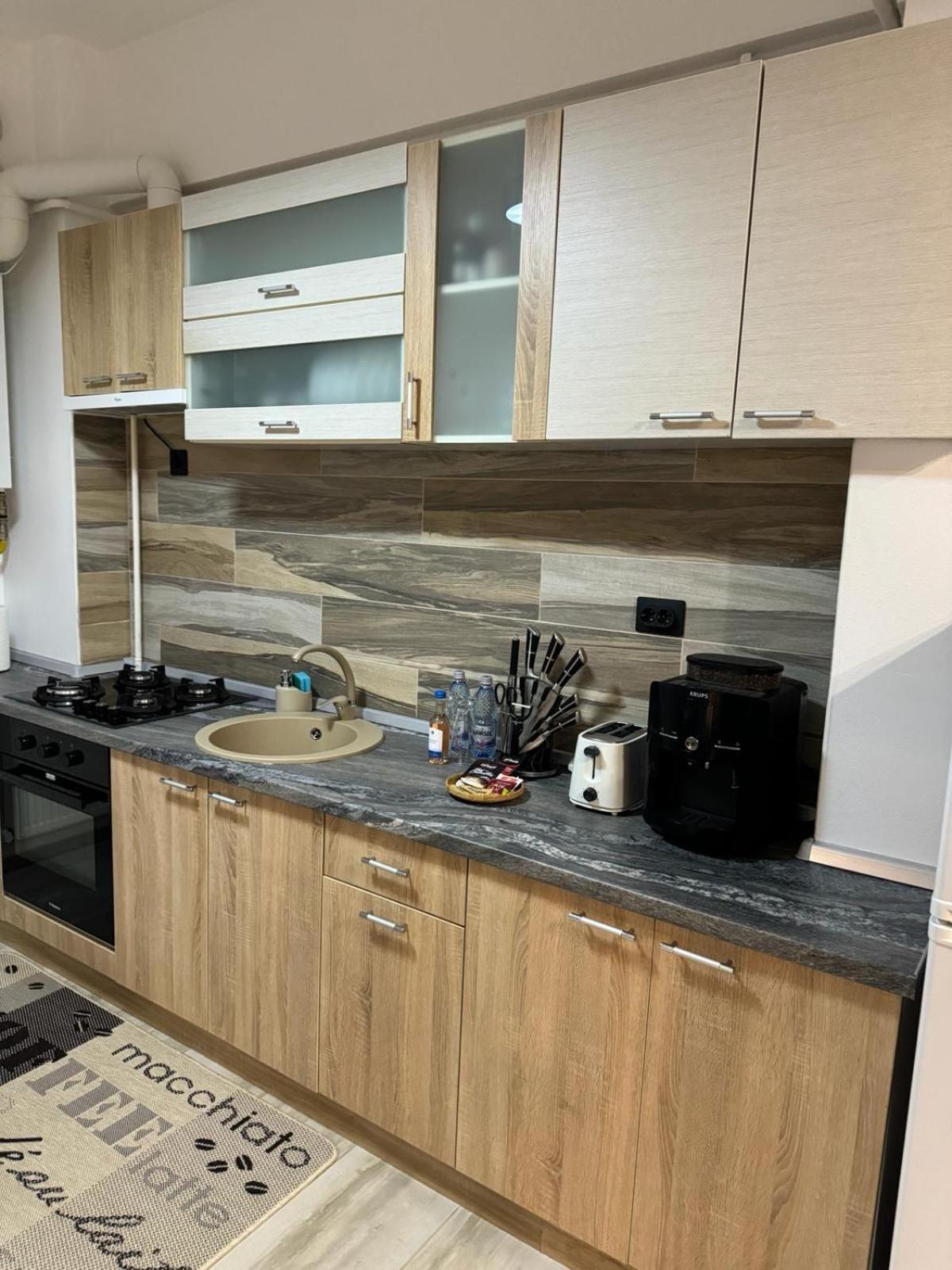 Luxury Young Residence Ιάσιο Εξωτερικό φωτογραφία